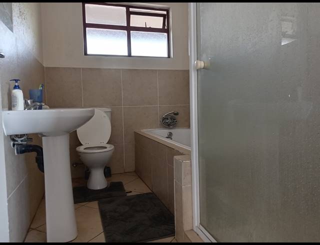 2 BEDROOM SECTIONAL TITLE FOR SALE IN BOKSBURG NORTH